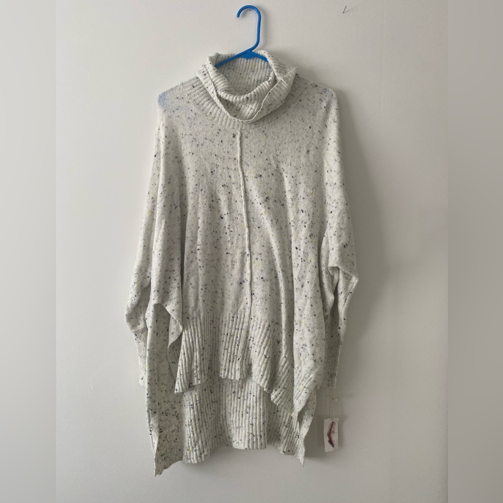 Jessica Simpson oversized sweater